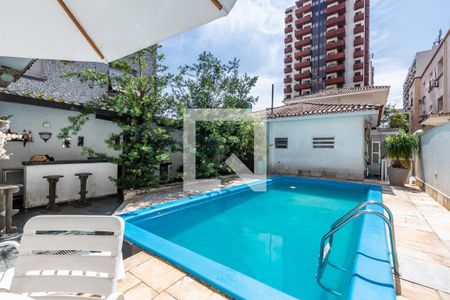 Casa para alugar com 320m², 3 quartos e 6 vagasPiscina