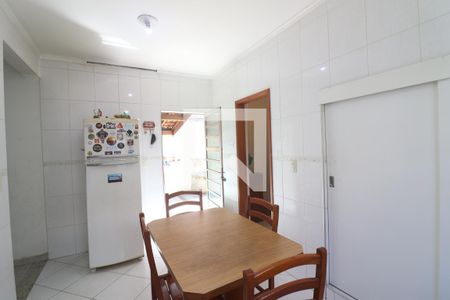 Casa à venda com 140m², 2 quartos e 5 vagasCozinha 