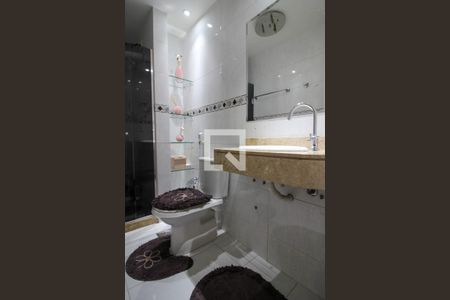 Apartamento à venda com 228m², 3 quartos e 2 vagasBanheiro Social