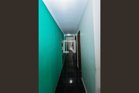 Casa à venda com 170m², 4 quartos e 2 vagasCorredor