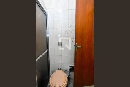 Casa à venda com 170m², 4 quartos e 2 vagasBanheiro 2