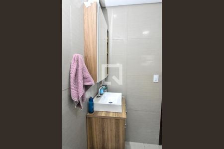 Casa à venda com 170m², 4 quartos e 2 vagasBanheiro 1