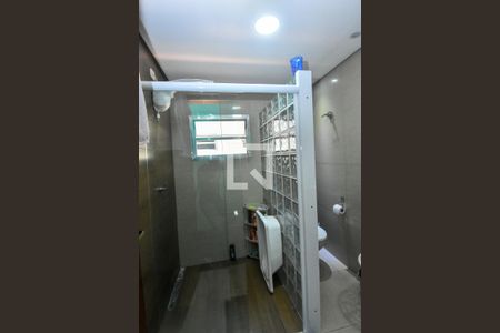 Casa à venda com 170m², 4 quartos e 2 vagasBanheiro 1