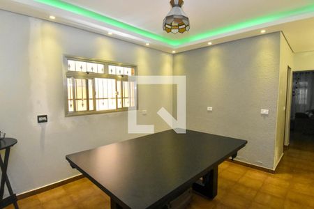 Casa à venda com 170m², 4 quartos e 2 vagasCopa