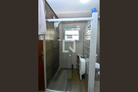 Casa à venda com 170m², 4 quartos e 2 vagasBanheiro 1