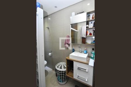 Casa à venda com 170m², 4 quartos e 2 vagasBanheiro 1