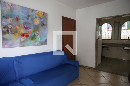 Sala de casa à venda com 3 quartos, 232m² em Alípio de Melo, Belo Horizonte
