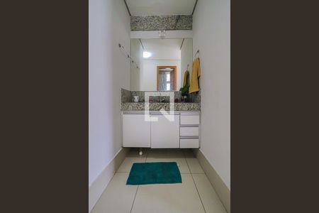 Apartamento à venda com 120m², 2 quartos e 2 vagasBanheiro do Corredor