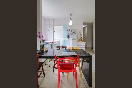 Apartamento à venda com 120m², 2 quartos e 2 vagasCozinha e Área de Serviço