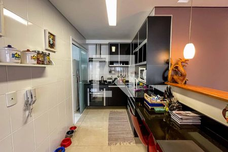 Apartamento à venda com 105m², 2 quartos e 2 vagasCozinha