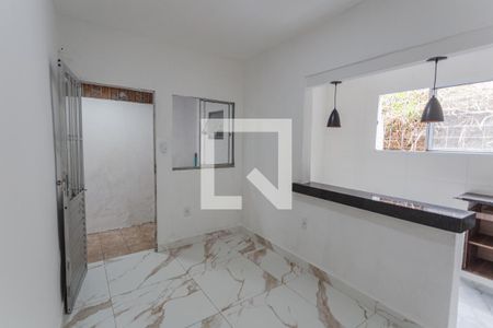 Sala de casa para alugar com 2 quartos, 70m² em Santa Tereza, Belo Horizonte