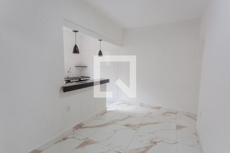 Sala de casa para alugar com 2 quartos, 70m² em Santa Tereza, Belo Horizonte