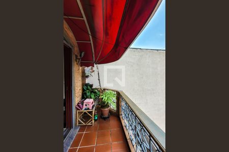 Casa à venda com 150m², 3 quartos e 2 vagas Casa à venda com 150m², 3 quartos e 2 vagasVaranda Quarto 1