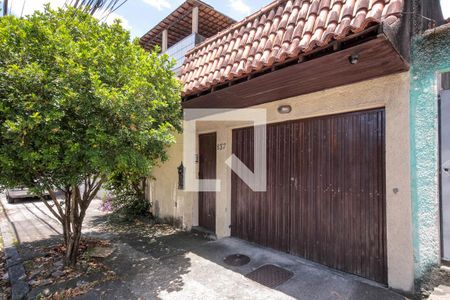 Casa à venda com 400m², 3 quartos e 2 vagasFachada