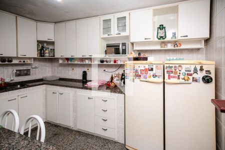 Casa à venda com 400m², 3 quartos e 2 vagasCozinha