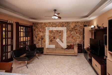 Sala de casa à venda com 3 quartos, 400m² em Piedade, Rio de Janeiro