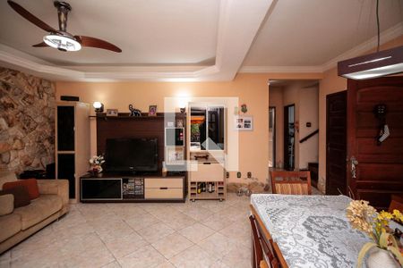 Sala de casa à venda com 3 quartos, 400m² em Piedade, Rio de Janeiro