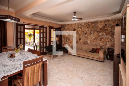 Sala de casa à venda com 3 quartos, 400m² em Piedade, Rio de Janeiro