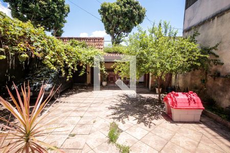 Casa à venda com 400m², 3 quartos e 2 vagasQuintal