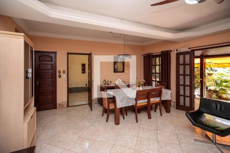 Sala de casa à venda com 3 quartos, 400m² em Piedade, Rio de Janeiro