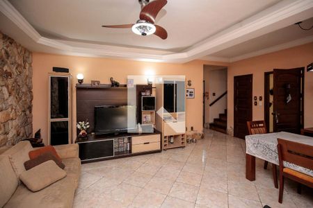 Sala de casa à venda com 3 quartos, 400m² em Piedade, Rio de Janeiro