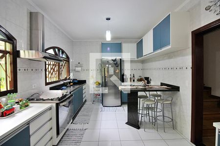 Casa à venda com 215m², 3 quartos e 3 vagasCozinha
