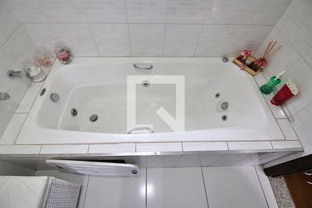 Casa à venda com 215m², 3 quartos e 3 vagasBanheiro do Quarto 1 - Suíte