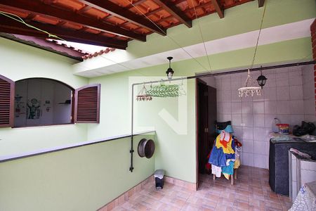 Casa à venda com 215m², 3 quartos e 3 vagasLavanderia