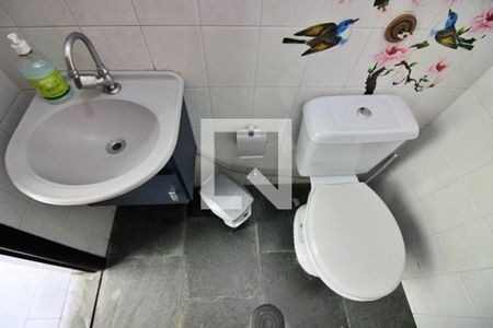 Casa à venda com 215m², 3 quartos e 3 vagasBanheiro de serviço