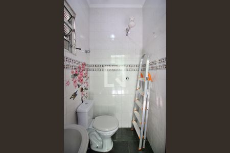 Casa à venda com 215m², 3 quartos e 3 vagasBanheiro de serviço