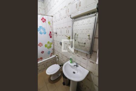 Banheiro de casa à venda com 3 quartos, 130m² em Caxingui, São Paulo