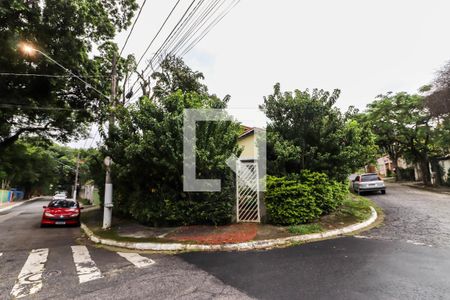 Fachada de casa à venda com 3 quartos, 130m² em Caxingui, São Paulo