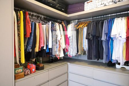 Apartamento à venda com 170m², 3 quartos e 1 vagaCloset da suíte 2