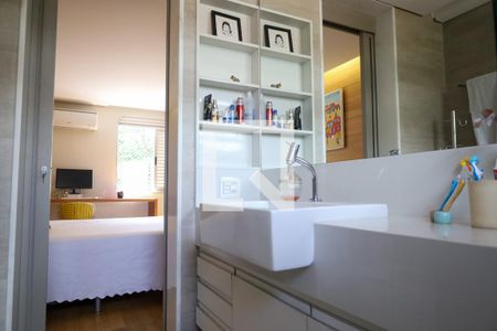 Apartamento à venda com 170m², 3 quartos e 1 vagaBanheiro da Suíte 2