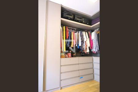 Apartamento à venda com 170m², 3 quartos e 1 vagaCloset da suíte 2