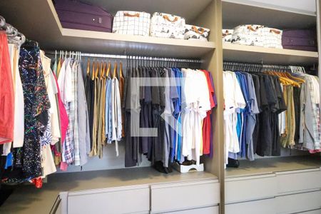 Apartamento à venda com 170m², 3 quartos e 1 vagaCloset da suíte 2