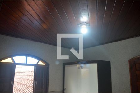 Casa para alugar com 164m², 3 quartos e 3 vagasSuite