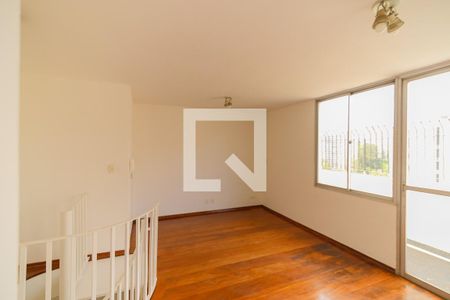 Sala de TV de apartamento para alugar com 4 quartos, 140m² em Jardim Londrina, São Paulo