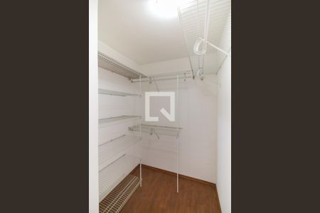 Apartamento à venda com 140m², 4 quartos e 2 vagasCloset