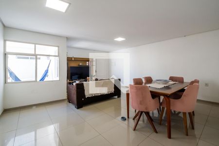 Sala de apartamento à venda com 2 quartos, 121m² em Medianeira, Porto Alegre