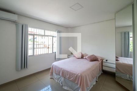Quarto 2 de apartamento à venda com 2 quartos, 121m² em Medianeira, Porto Alegre