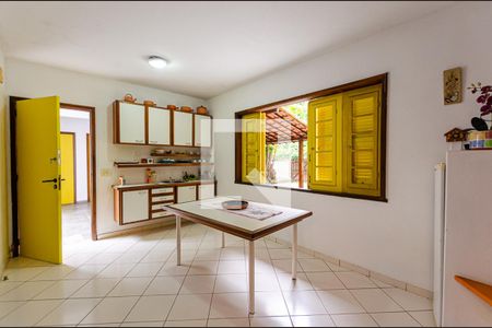 Casa à venda com 200m², 3 quartos e 2 vagas Casa à venda com 200m², 3 quartos e 2 vagasCozinha