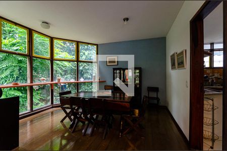 Sala de casa à venda com 3 quartos, 200m² em São Francisco, Niterói