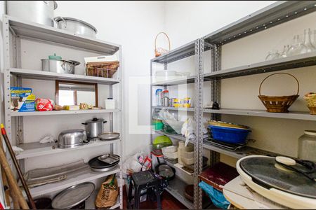 Casa à venda com 200m², 3 quartos e 2 vagas Casa à venda com 200m², 3 quartos e 2 vagasdispensa