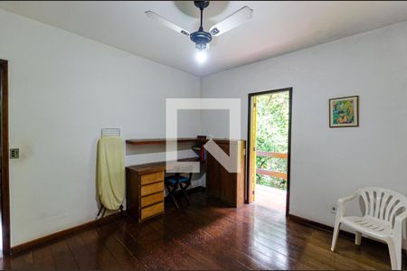 Casa à venda com 200m², 3 quartos e 2 vagas Casa à venda com 200m², 3 quartos e 2 vagasQuarto 2