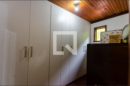 Casa à venda com 200m², 3 quartos e 2 vagas Casa à venda com 200m², 3 quartos e 2 vagasCloset da suíte