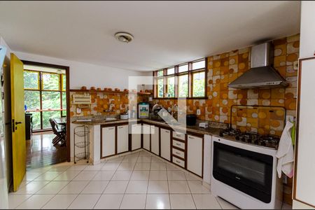 Casa à venda com 200m², 3 quartos e 2 vagas Casa à venda com 200m², 3 quartos e 2 vagasCozinha