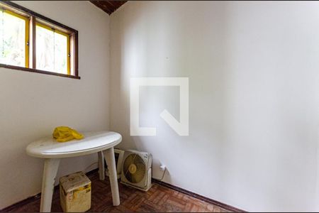 Casa à venda com 200m², 3 quartos e 2 vagas Casa à venda com 200m², 3 quartos e 2 vagasÁrea de Serviço