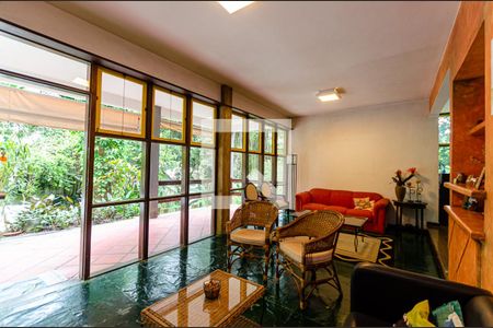 Sala de casa à venda com 3 quartos, 200m² em São Francisco, Niterói