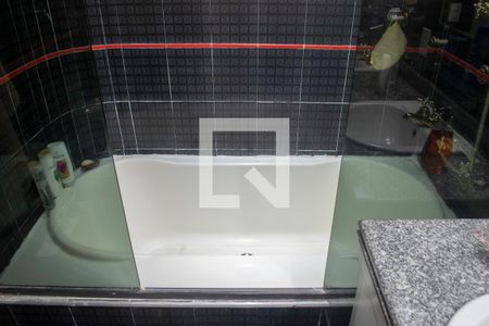 Apartamento à venda com 185m², 3 quartos e 3 vagasBanheiro quarto 1